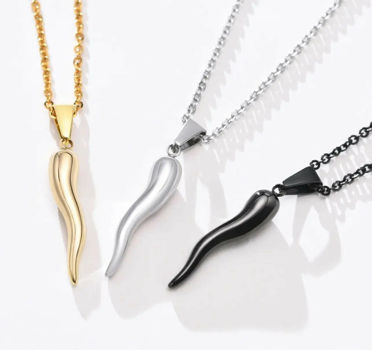 1 Italian Horn Necklace - In Stainless Steel - Unisex ItalianandmoreCo